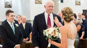 ที่สุดในชีวิตเจ้าสาว! เมื่อพ่อที่จากไปแล้ว ได้มาร่วม พิธีแต่งงาน ของเธอ