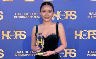 สุดปัง! “คุณเมย์ ณภัทร์พีรดา” ผู้บริหาร “Napat Packaging” ขึ้นรับรางวัลในงานสุดยิ่งใหญ่ HOFS AWARDS 2024