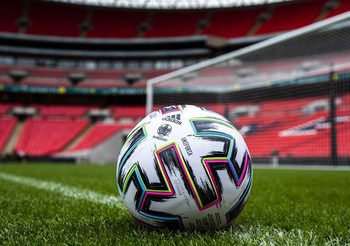 อาดิดาส เปิดตัวลูกฟุตบอล ยูนิโฟเรีย สำหรับใช้แข่งขัน ยูโร 2020
