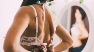 7 สัญญาณถึงเวลาเปลี่ยน เสื้อใน ตัวเก่า โยนทิ้งไปได้เลย