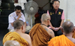 จัดระเบียบพระสงฆ์รับบิณฑบาต