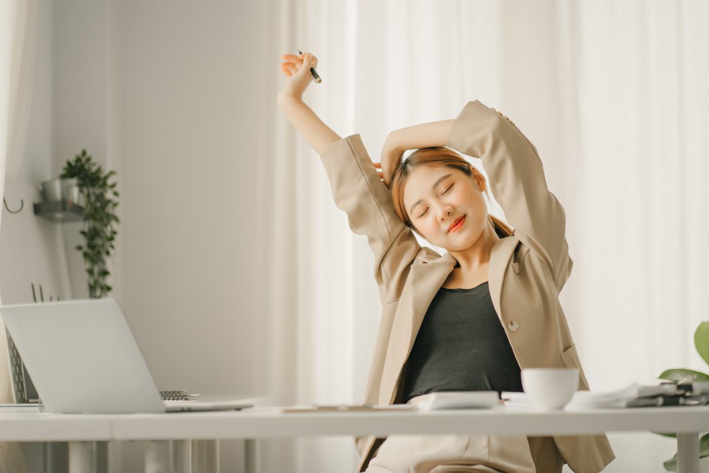 วิธีแก้ง่วง ด้วยการลุกเปลี่ยนอิริยาบถ