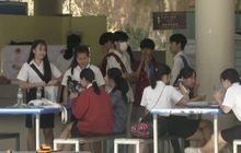 นายกฯ ชมนิทรรศการใต้ร่มพระบารมีฯ