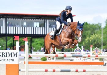 อัญชิสา ขี่ม้าครองถ้วยนายก! เพรสซิเด้นท์คัพ ณ สนามไทยโปโล พัทยา