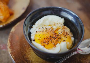 วิธีทำ ไข่ลวก ช่วยเพิ่มพลังงานตอนเช้า เมนูง่ายๆ 5 นาทีก็ได้กิน