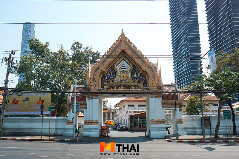 ซุ้มประตูวัด