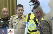 ร.10 พระราชทานเสื้อ  Bike อุ่นไอรัก