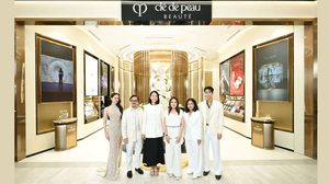 “เดียร์น่า ฟลีโป” และ “ฟอส – จิรัชพงศ์ ศรีแสง” ร่วมงานเปิดตัวเคลย์ เดอ โป โบเต้ อินฟินิต เรเดียนซ์ บูติค (Clé de Peau Beauté Infinite Radiance Boutique) ชั้น 1 Central Park Bangkok