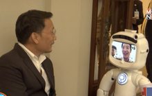 ใช้หุ่นยนต์ “ดินสอ” ร่วมภารกิจคัดกรองไวรัสโคโรนา