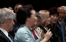 สตรีหมายเลขหนึ่งจีนแนะนำเรื่องการขับร้อง