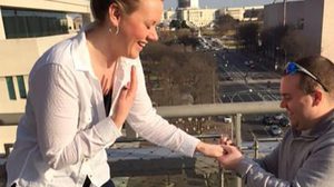 เรียนรู้จากการสูญเสีย! เมื่อต้องเห็นภาพคนรัก ถูกยิงเสียชีวิต ในวันที่ได้รับชุดแต่งงาน