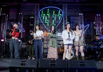 คอนเสิร์ต INDY CAMP FESTIVAL CONCERT ครั้งแรก 5 เมมเบอร์ วี-สตางค์-แพนด้า BNK48 และฟอร์จูน-มามิ้งค์ CGM48 โชว์ทักษะร้อง/เล่นดนตรีฉบับตนเอง