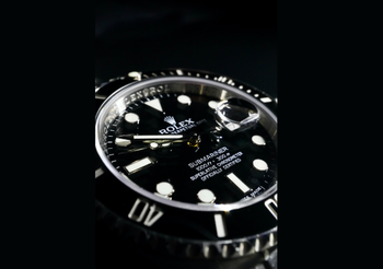 ดื่มด่ำโลกใต้น้ำไปกับ Rolex Submariner นาฬิกาดำน้ำฟังก์ชันครบ สุดทนทาน