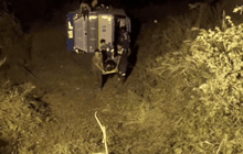 รถทัวร์พลิกคว่ำ จ.อ่างทอง เสียชีวิต 2 ราย