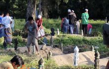 ชาวไทยมุสลิมเดินทางเยี่ยมหลุมศพบรรพบุรุษ