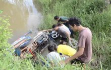 อุบัติเหตุสามล้อตกลำห้วย ทับร่างเสียชีวิต