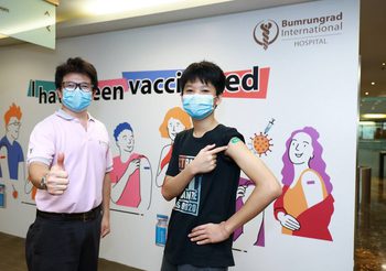 บำรุงราษฎร์ สนับสนุนภาครัฐ พร้อมบริการฉีดวัคซีนไฟเซอร์แก่เด็กนักเรียน อายุ 12-17 ปี ภายใต้การดูแลของแพทย์ชำนาญการด้านกุมารเวชศาสตร์