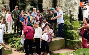 “ปราสาทตาควาย” คึกคัก! นทท.แห่ชมความงาม-ให้กำลังใจทหารไทย