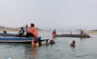 กู้ร่าง 5 ศพเรือล่มกลางอ่างเก็บน้ำเขื่อนสิริกิติ์ ได้แล้ว