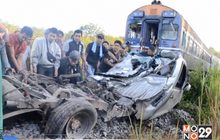 รถไฟชนกระบะบริเวณจุดตัด จ.ชุมพร คนขับรอด