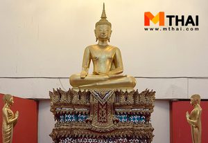 กราบพระพุทธมณีรัตน์ สรงน้ำพระแก้วโกเมน วัดมณีวนาราม อุบลราชธานี