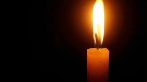 คาถาเทียนเชิญลาภ เพื่อเสกเทียนบูชาพระ ช่วยให้เกิดเมตตาดี