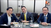 ‘เอกนัฏ‘ โพสต์ภาพนั่งกิน ลูกชิ้น-เบอร์เกอร์ กับ ’พีระพันธุ์-อัครเดช‘ ลั่น ดีลใหม่ “รทสช.” ไปต่อ