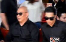 “โหน่ง ชะชะช่า” พาลูกชายเข้าพบพนักงานสอบสวน