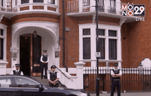 ตำรวจอังกฤษเลิกเฝ้าจูเลียน อาซซานจ์