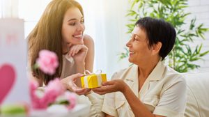 ใกล้ วันแม่ แล้วนะจ๊ะ! รู้ยัง จะเลือก ของขวัญ อย่างไรให้ถูกใจ คุณแม่