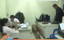 ตร.เร่งสางคดี พนง.คุมรถตู้ ถูกกรอกยาฆ่าแมลง