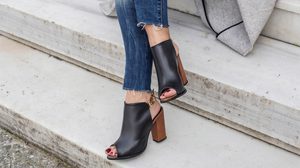 เคล็ดลับ เลือกรองเท้าให้เหมาะกับรูปเท้า จาก Shoe Specialist ผู้เชี่ยวชาญด้านรองเท้า