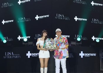 แฟนกรี๊ดลั่นฮอลล์! ลิซ่าโชว์พลังยิ้มสวยมั่นใจสะกดโลกในงาน DENTISTE’ x LISA Exclusive Party