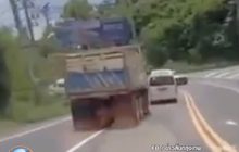 ติดตามตัวสิบล้อหัวร้อนขับไล่บี้รถตู้ ทุบรถพัง