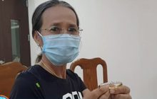 ครูได้กำไลทองฝังเพชรคืนหลังพลเมืองดีส่งให้ไม่ได้เพราะติดเคอร์ฟิว