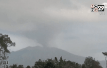 ภูเขาไฟราอุงในอินโดฯ ปะทุต่อเนื่อง