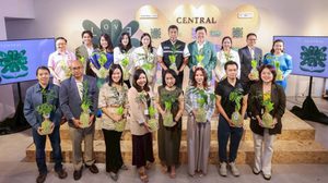 “ห้างเซ็นทรัลและห้างโรบินสัน ในเครือเซ็นทรัล รีเทล” ต้อนรับวันสิ่งแวดล้อมโลก ผนึกกำลังพันธมิตรและ อเล็กซ์ เรนเดลล์ ชวนแสดงพลังรักษ์โลกในแคมเปญ “CENTRAL / ROBINSON LOVE THE EARTH 2025”