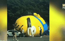 ไอร์แลนด์วุ่น “มินเนี่ยนยักษ์” ปิดถนนป่วนเมือง!