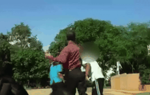 สั่งย้ายรอง ผอ.โรงเรียนตบศีรษะนักเรียน