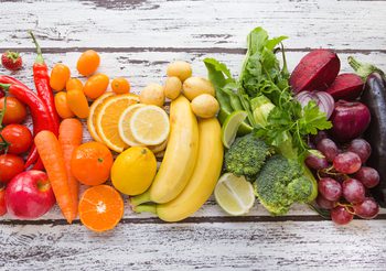 ประโยชน์ของผักผลไม้ 5 สี กินแล้วดี ช่วยป้องกันโรคมะเร็ง!