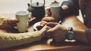 อ่านแล้วตาสว่าง 5 ข้อสังเกต แยกให้ออก ระหว่าง รัก กับ หลง