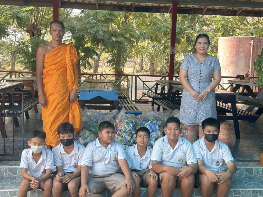 โครงการธรรมยาตราฯ ปีที่ 13 มอบอาหารตักบาตรแก่เครือข่าย บวร นครปฐม 31 แห่ง