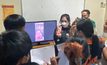 ‘ลุงป้อม’ ฟิตไม่หยุดจบปราศรัยเวทีกรุงเทพฯ วิดีโอคอล คุยนศ.เชียงราย รับปากทำประเทศเกิดความปรองดอง-คนไทยเป็นหนึ่งเดียวกันให้ได้ ย้ำเห็นต่างทางการเมืองได้ แต่ต้องนำประเทศไปสู่ความก้าวหน้า