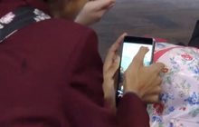 โรงเรียนในอังกฤษยอมให้นักเรียนใช้โทรศัพท์