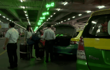 สั่งเพิกถอนใบอนุญาตเเท็กซี่เรียกค่ารถ 6,000 บ