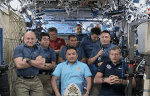 หนังสือตีแผ่ชีวิตนักบินอวกาศ