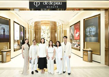 “เดียร์น่า ฟลีโป” และ “ฟอส – จิรัชพงศ์ ศรีแสง” ร่วมงานเปิดตัวเคลย์ เดอ โป โบเต้ อินฟินิต เรเดียนซ์ บูติค (Clé de Peau Beauté Infinite Radiance Boutique) ชั้น 1 Central Park Bangkok