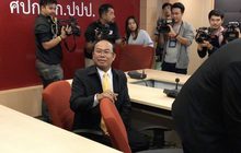 ครูปรีชา-เจ๊บ้าบิ่น เข้ารับทราบข้อกล่าวหา