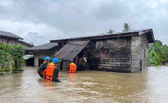 “กองทัพบก” ระดมกำลังพลเต็มกำลัง ช่วยเหลือประชาชนภาคใต้ หลังสถานการณ์อุทกภัยขยายวงกว้าง