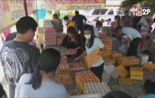 ประชาชนแห่ซื้อไข่ไก่หน้าฟาร์มราคาถูก จ.นครปฐม